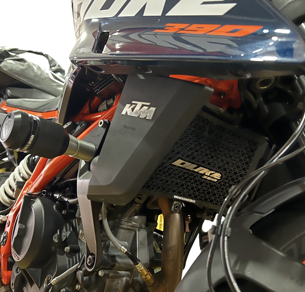 PROTECTOR RADIADOR KTM DUKE 250 Y 390 2024
