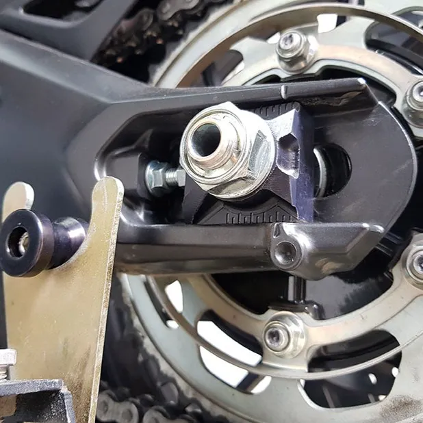 BLOQUE TENSOR FENDER ELIMINATOR YAMAHA MT09 2017 - 2020 2.webp