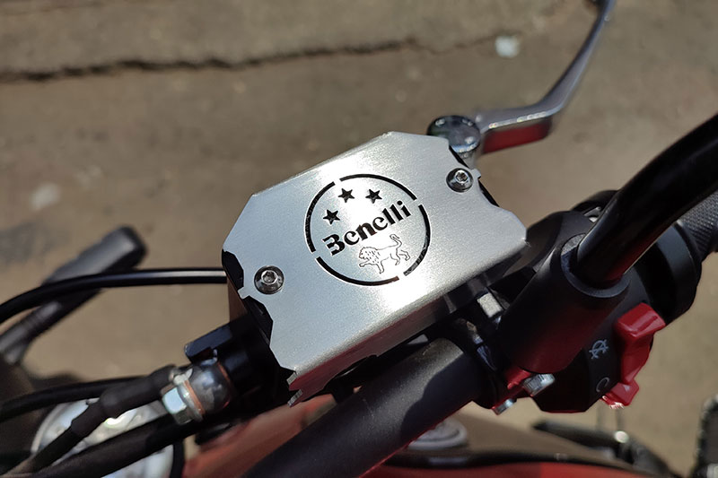 PROTECTOR DEPOSITO DELANTERO BENELLI BN302-TNT300-600-LEONCINO 500-TRK