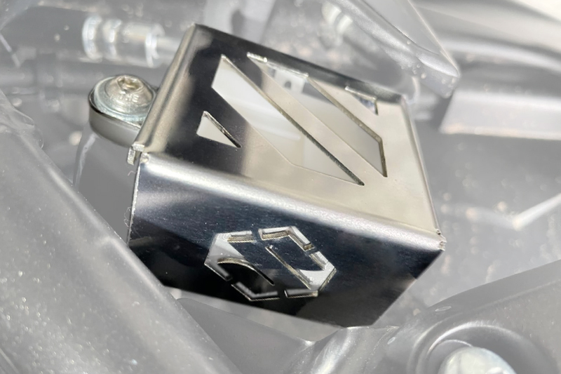 PROTECTOR DEPOSITO TRASERO SUZUKI GSR750 - GSXS750 - DR 160