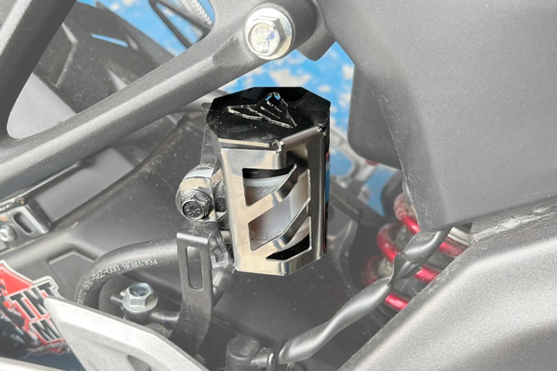 PROTECTOR DEPOSITO TRASERO YAMAHA MT15