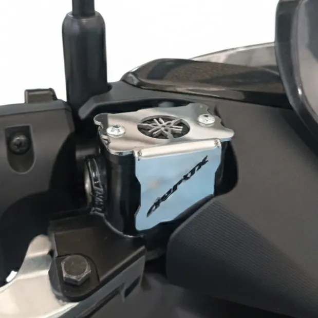 [PYA0426161] PROTECTOR DEPOSITO DELANTERO YAMAHA AEROX (Plateado)