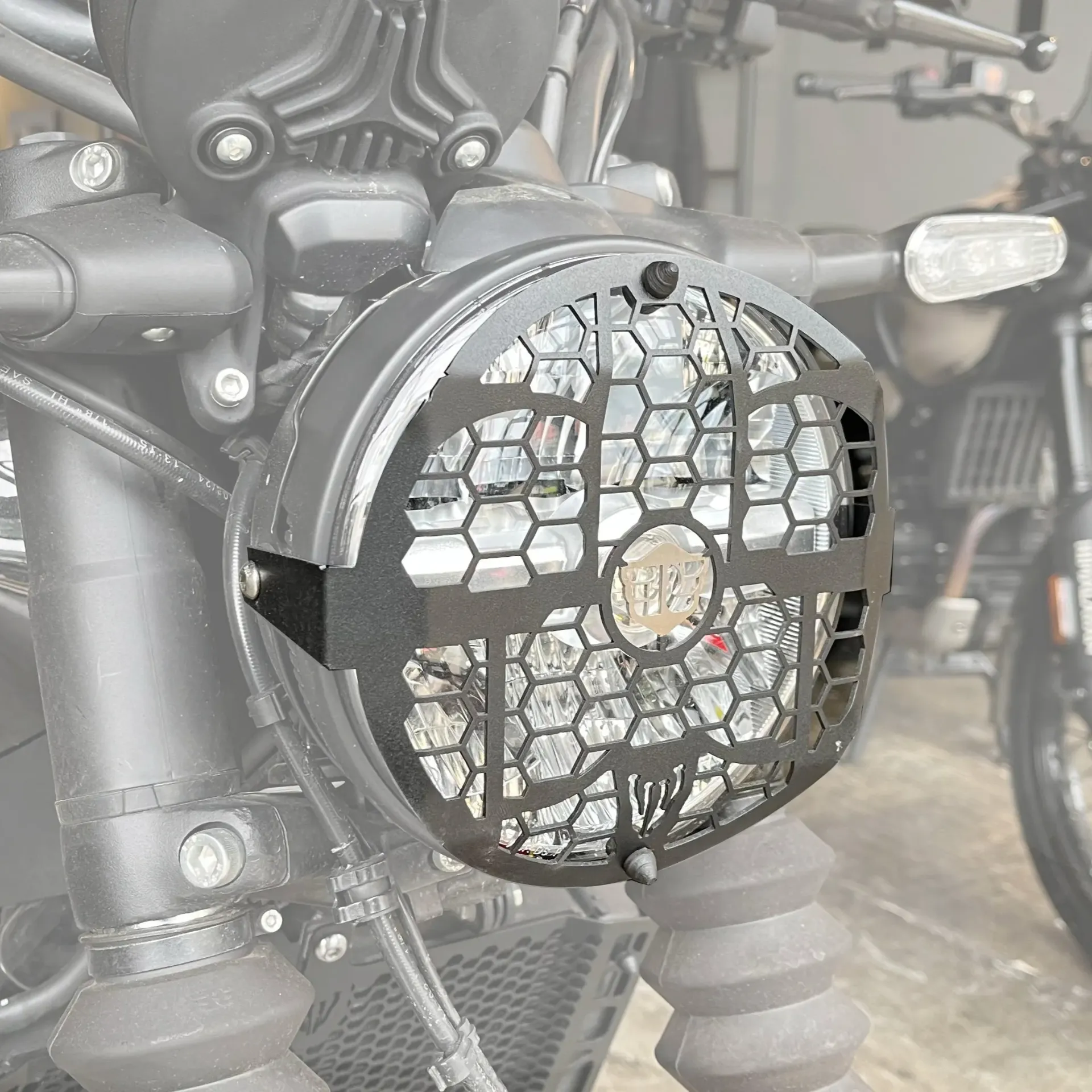 [PRO2027677] PROTECTOR DE FAROLA ROYAL ENFIELD GRR 450