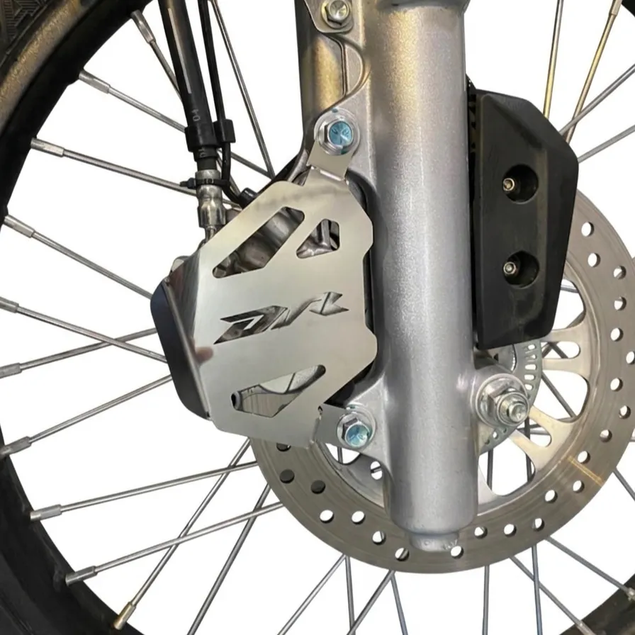 [PSU0525993] PROTECTOR CALIPER SUZUKI DR 150-160 (Plateado)